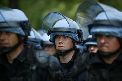 7.000 de politisti si jandarmi vor fi concediati de la 1 aprilie