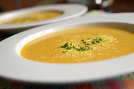 Reteta de post a zilei: supa crema de cocos si morcovi