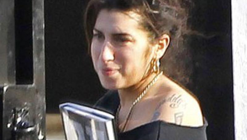 FOTO! Amy Winehouse, de nerecunoscut fara machiaj!