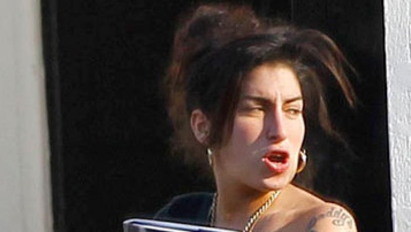 FOTO! Amy Winehouse, de nerecunoscut fara machiaj!