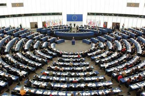 Adrian Severin, huiduit in plenul Parlamentului European