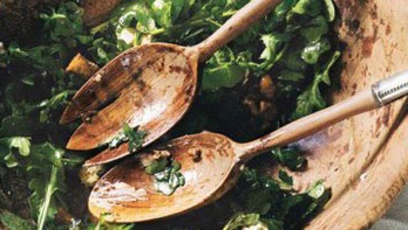 Reteta de post a zilei: salata cu rucola si nuci
