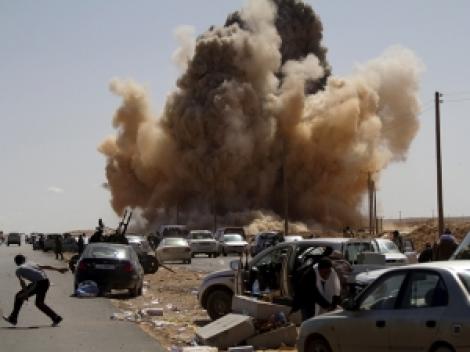 Libia: Fortele lui Gaddafi muta cadavrele victimelor lor in zonele bombardate de coalitie