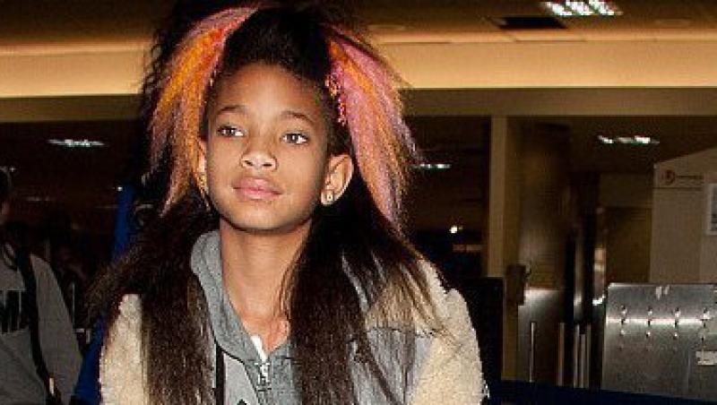 FOTO! Willow Smith si-a schimbat din nou look-ul!