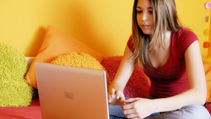 Facebook poate provoca depresie in randul adolescentilor