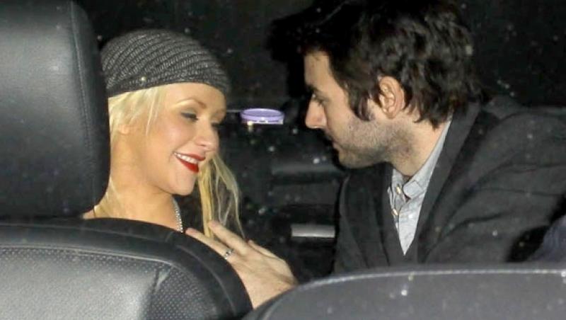 FOTO! Uite cum saruta Christina Aguilera!