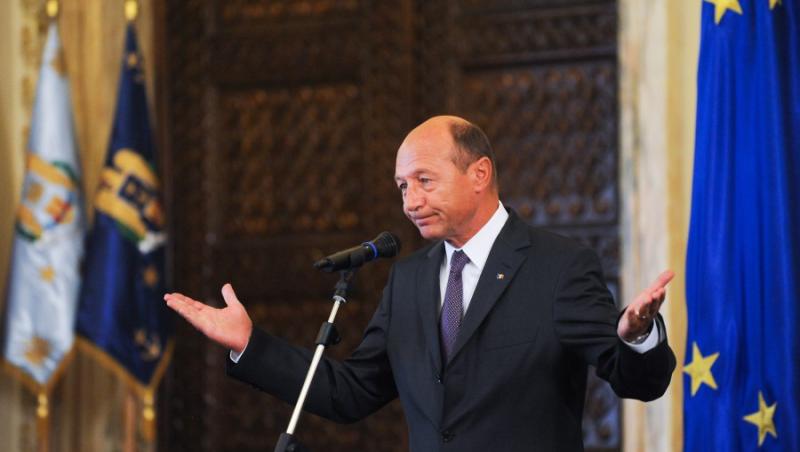 Angajat al ambasadei SUA: Basescu a venit aici plangand si mirosind a bautura