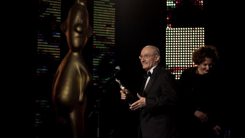 FOTO! Marele castigator al Premiilor GOPO, intampinat cu fluieraturi!