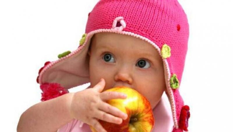 Diversificarea alimentatiei il ajuta pe bebelus sa vorbeasca