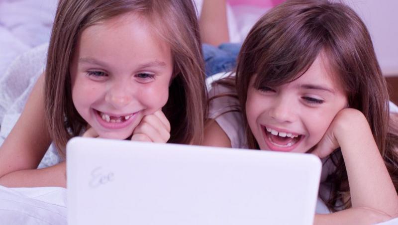 Studiu: O treime dintre copiii sub 6 ani folosesc internetul in fiecare zi