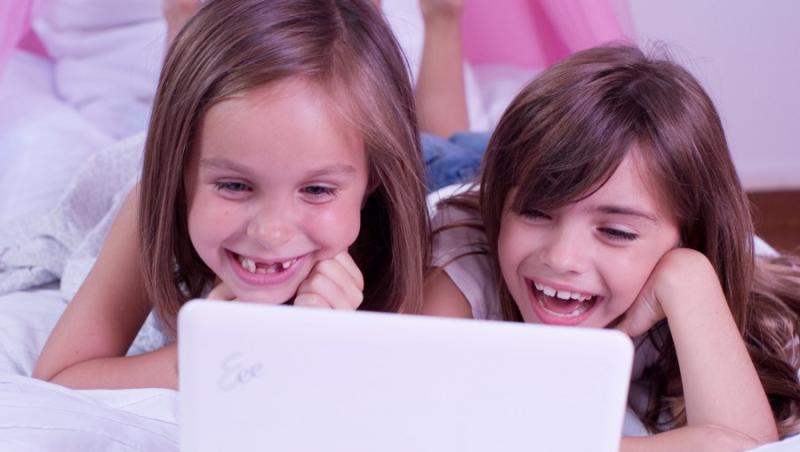 Studiu: O treime dintre copiii sub 6 ani folosesc internetul in fiecare zi