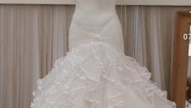 VIDEO! Rochia de mireasa perfecta - tendinte pentru 2011