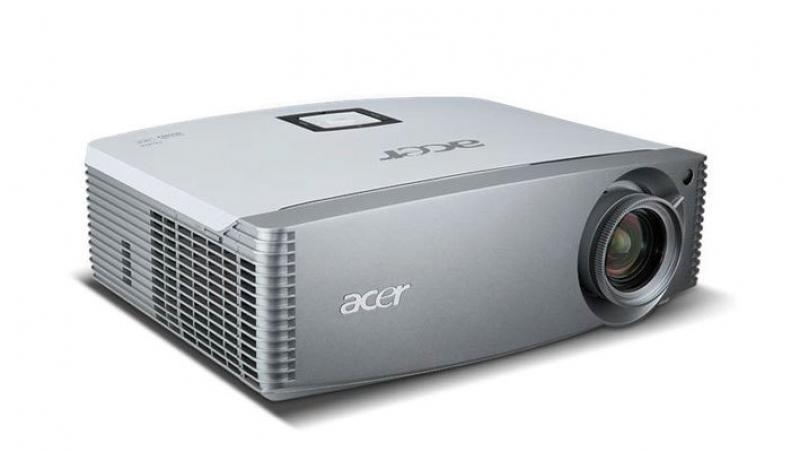 Videoproiectorul Acer H9500 - divertisment in sufragerie