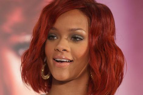 Rihanna: „As vrea eu sa am numarul de telefon al lui Colin”