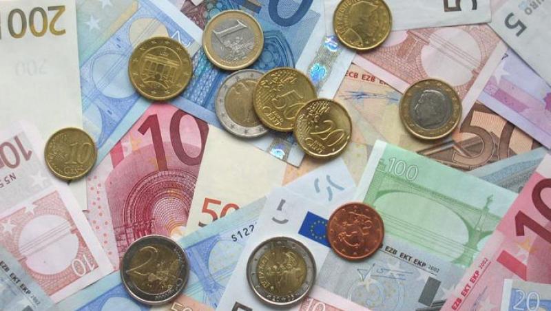 Leul oscileaza in continuare. Euro trece peste pragul de 4,1