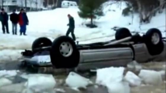 Cum sa nu-ti scoti masina dintr-un lac inghetat!