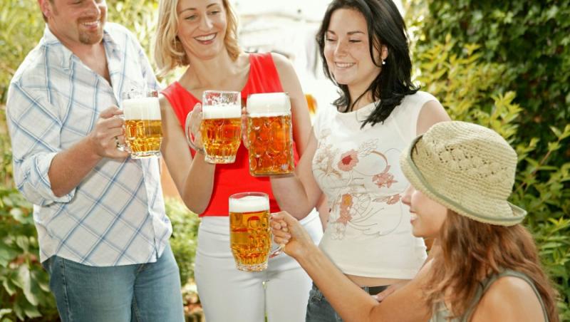 Turistii britanici, cei mai mari consumatori de alcool din Europa