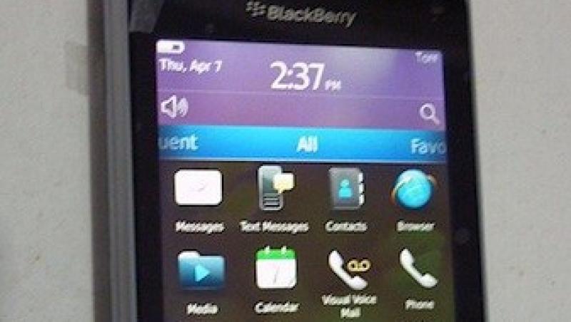 BlackBerry va lansa Torch 2 - touchscreen si slider