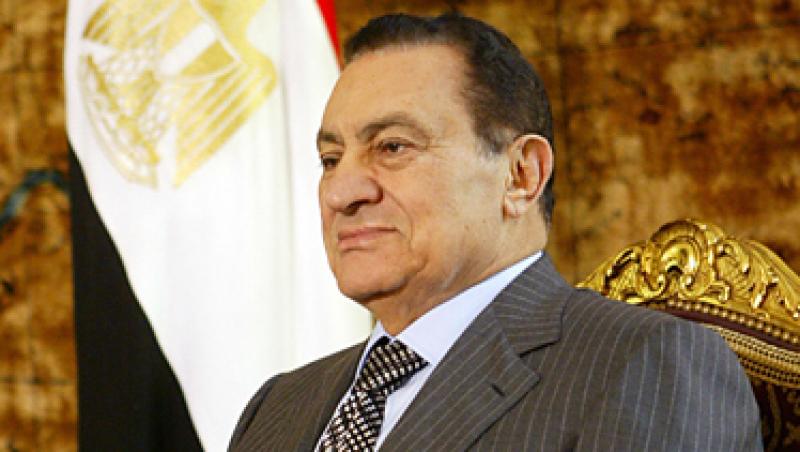 Fostul presedinte egiptean, Hosni Mubarak, internat de urgenta in spital