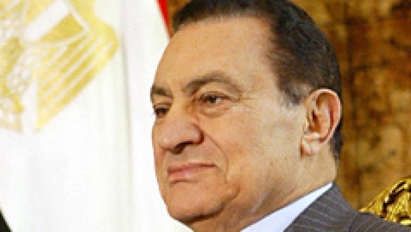 Fostul presedinte egiptean, Hosni Mubarak, internat de urgenta in spital
