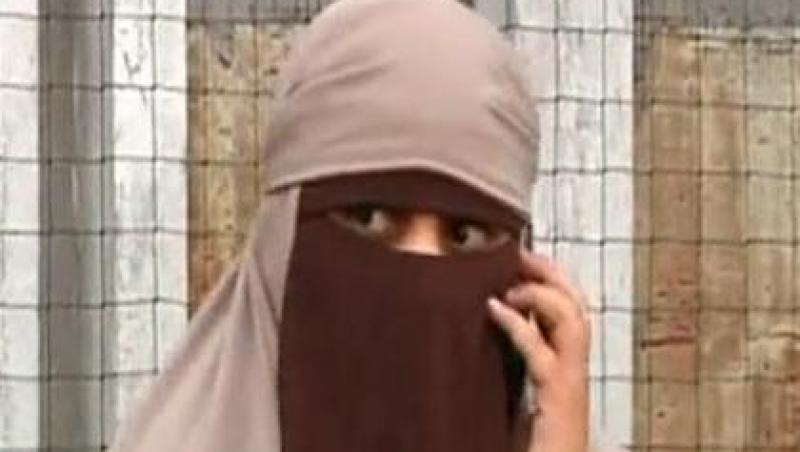 Franta a interzis femeilor musulmane sa mai poarte 