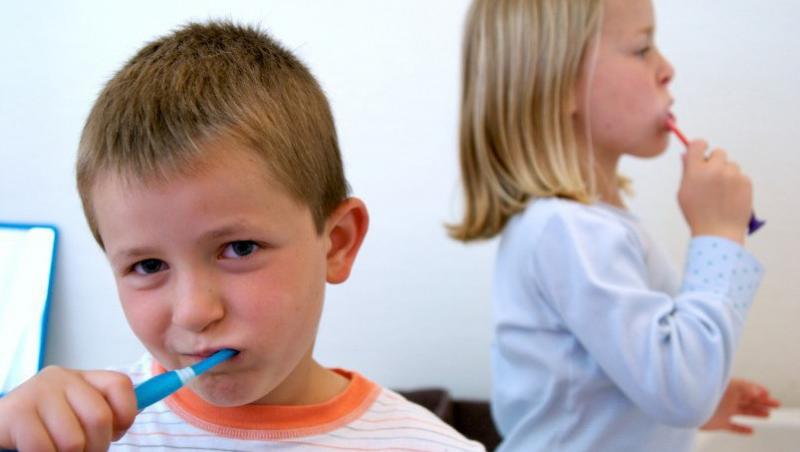 VIDEO! De ce sa ingrijiti dintii de lapte ai copiilor