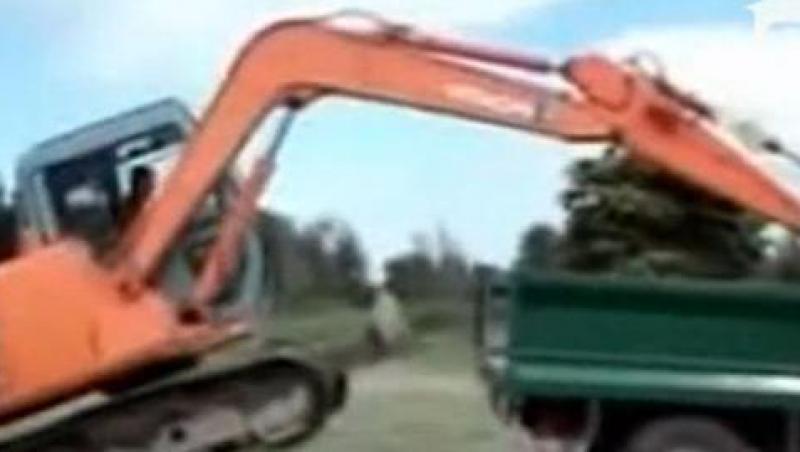 VIDEO! Acrobatii cu escavatorul