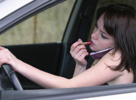 Numarul de accidente de circulatie provocate de femei a crescut cu 5% in 2011