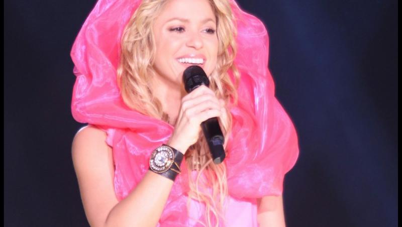 VIDEO! Shakira, pradata de un fan prea infocat