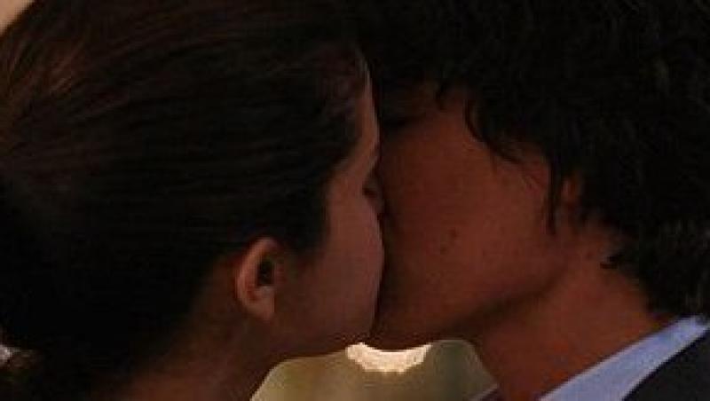VIDEO! Selena Gomez, surprinsa sarutandu-se cu un alt baiat