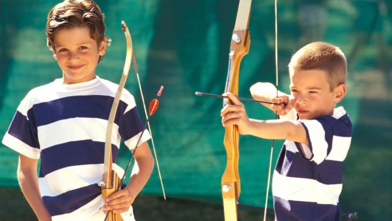 15 sfaturi ca sa gestionezi rivalitatea dintre copiii tai