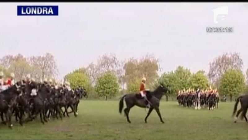 VIDEO! Vezi repetitiile cavaleriei regale pentru nunta regala!
