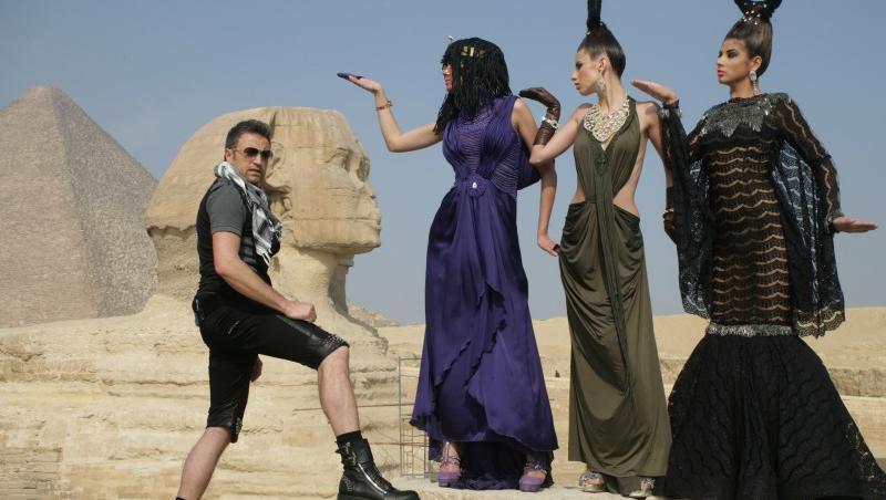 Fetele de la Next Top Model urca pe catwalk pentru prima data pentru Catalin Botezatu