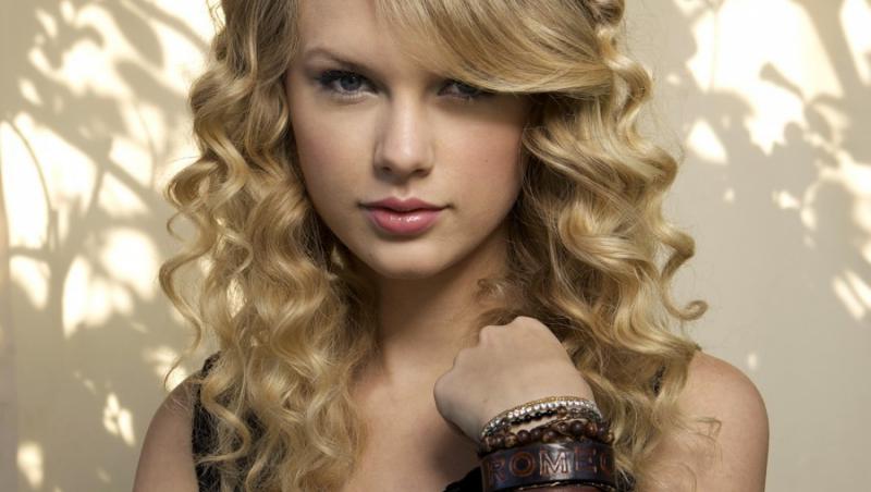 Taylor Swift, desemnata artista anului