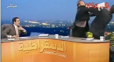 VIDEO! Doi politicieni irakieni s-au batut la televizor