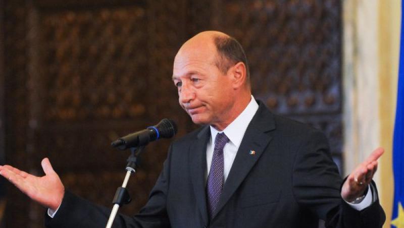 Basescu il ataca dur pe Blaga: PDL nu poate fi condus prin caprarie, n-are nevoie de un caporal