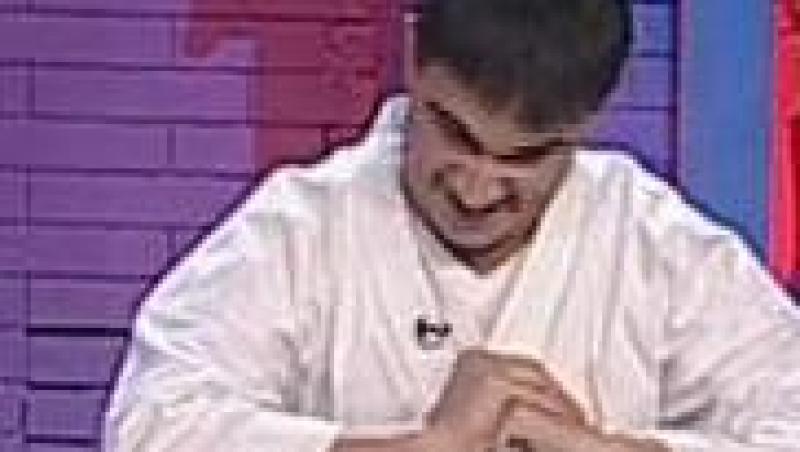 VIDEO! Feriti-va! Fernando e expert in karate!