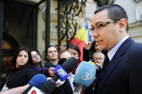 Profesorii ar putea intra in greva generala. Victor Ponta: "Vom depune plangere penala impotriva lui Boc"