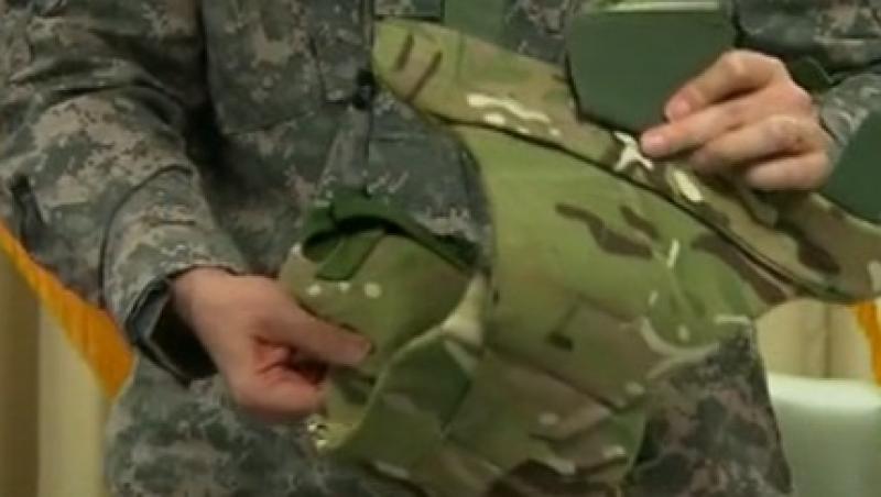 VIDEO! Imposibil de penetrat - Soldatii americani poarta boxeri blindati!