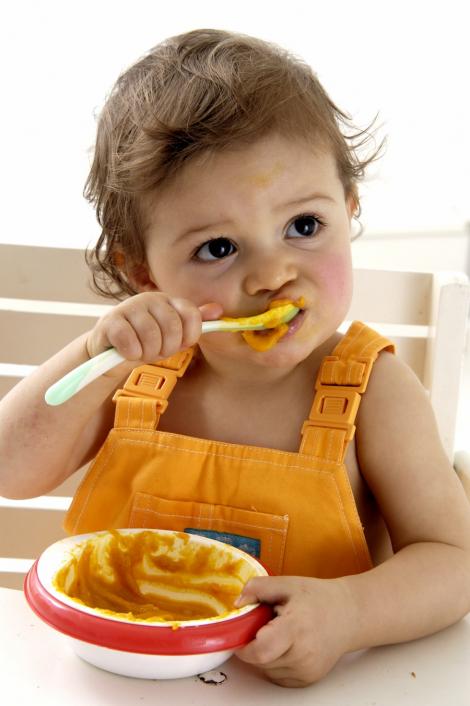 Alimentatia copiilor, de la nastere pana la un an, pas cu pas
