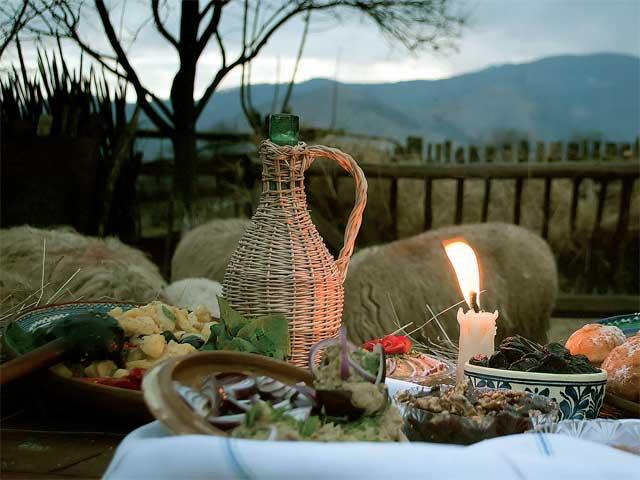 Cum se sarbatoreste Pastele la Sinca Noua