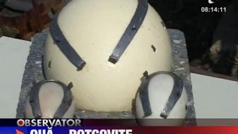 VIDEO! Un fierar din Arad potcoveste oua de Paste!