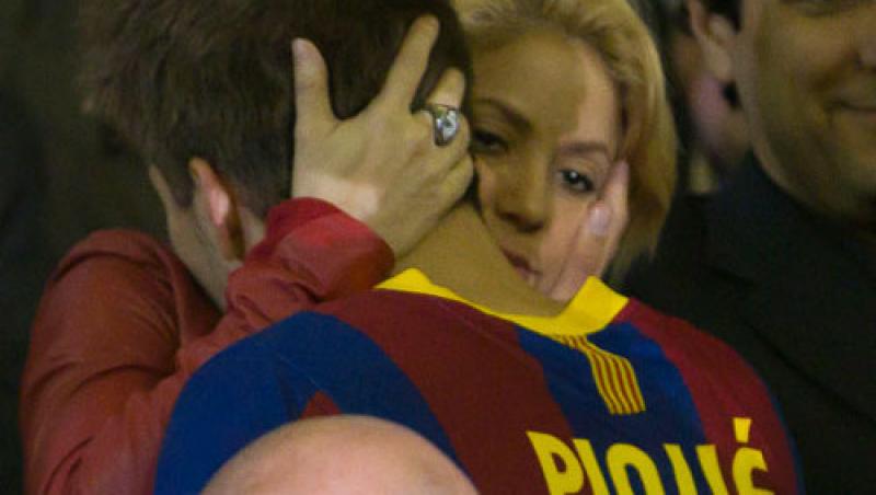 Shakira si Pique s-au sarutat din nou in public