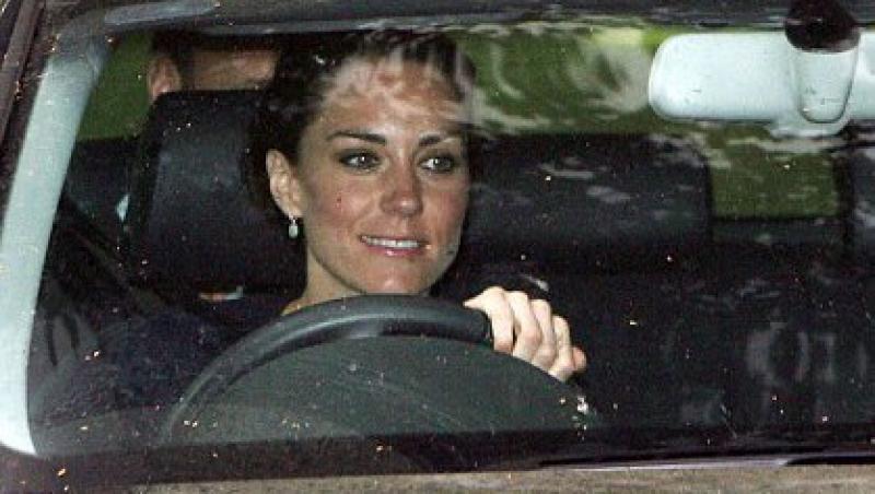 Sa fie oare ultima data cand Kate Middleton iese din casa parinteasca, inainte de casatorie?