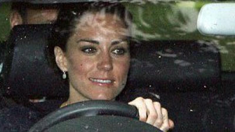 Sa fie oare ultima data cand Kate Middleton iese din casa parinteasca, inainte de casatorie?