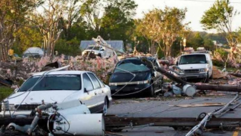 Stare de urgenta in SUA: Zeci de tornade au maturat mai multe state
