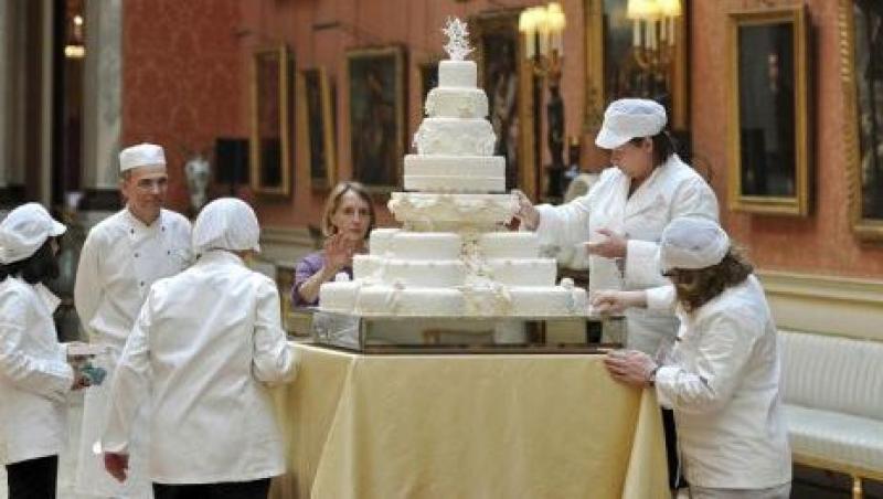 FOTO! Vezi cum arata tortul nuntii regale!