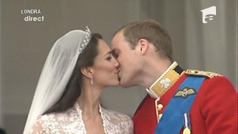 Printul William si mireasa lui s-au sarutat de trei ori!