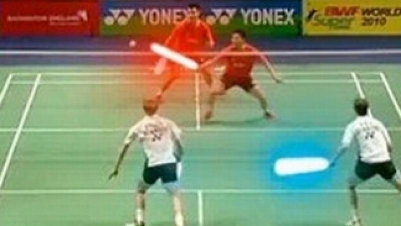 Joaca badminton cu sabiile laser din Star Wars