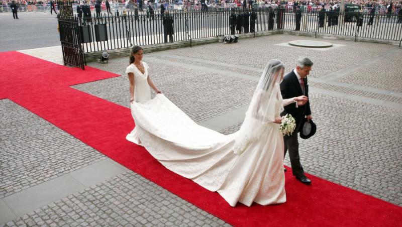 S-au batut pe rochia de mireasa a lui Kate Middleton!